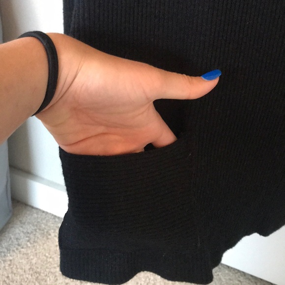 URBAN OUTFITTERS Black Sweater w Pockets - Picture 5 of 7